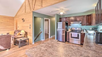 House (5 Bedrooms) | Interior