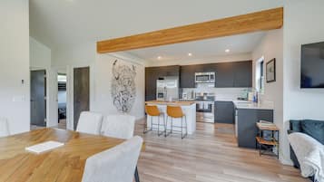 House (2 Bedrooms) | Interior