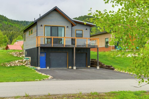 Quiet Alpine Hideaway w/ Panoramic Mountain Views!