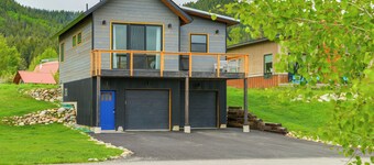 Quiet Alpine Hideaway w/ Panoramic Mountain Views!