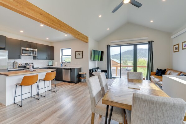 House (2 Bedrooms) | Interior