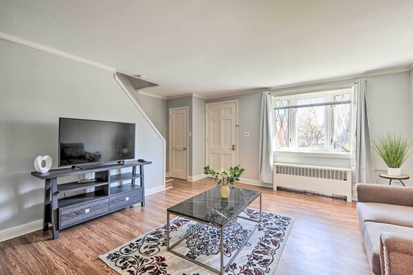 TV - Parkville Home 9 Miles to Baltimore! (Parkville)