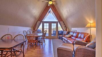 House (5 Bedrooms) | Interior