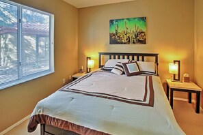 Apartment (2 Bedrooms) | Interior - Phoenix Abode: Pool Access, Near Bellair Golf Club (Phoenix)