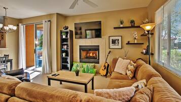 ์ํํธ (2 Bedrooms) | ๋ด๋ถ