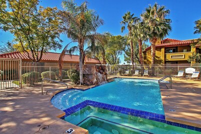 Phoenix Abode: Pool Access, Near Bellair Golf Club