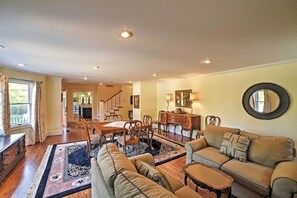 House (4 Bedrooms) | Interior