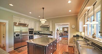 Spacious & Stunning Cleveland Getaway on 1 Acre