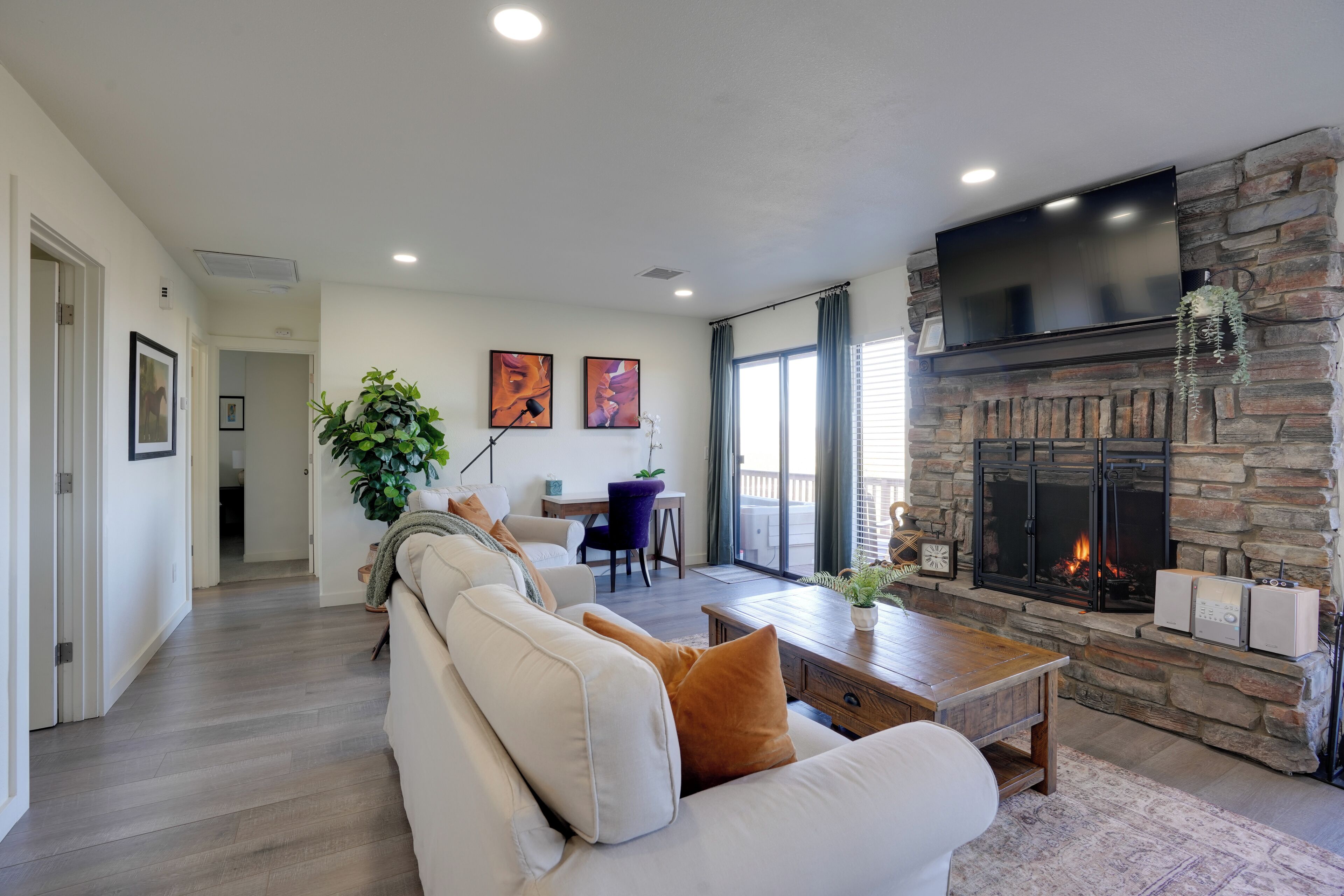 House (2 Bedrooms) | Interior