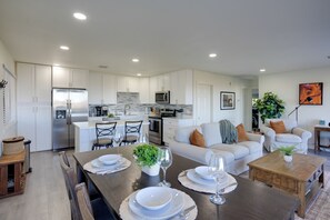 Casa (2 Bedrooms) | Interior