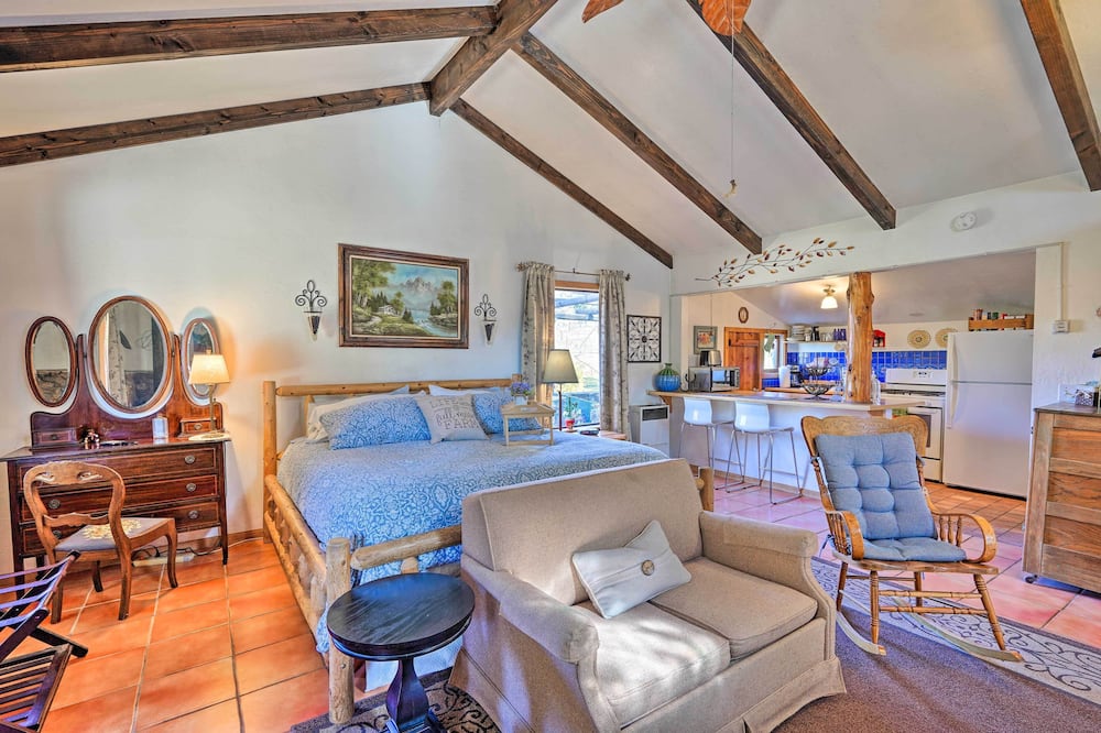 Cozy 'story Book Barn Cottage' w/ Scenic View - Wynola, CA