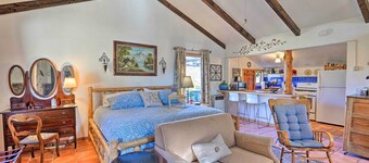 Cozy 'story Book Barn Cottage' w/ Scenic View