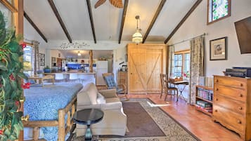 Apartment (0 Bedroom) | Interior