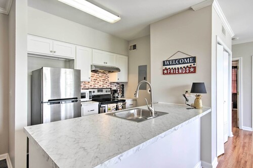 Updated Five Points Condo ~ Half-mi to Usc!