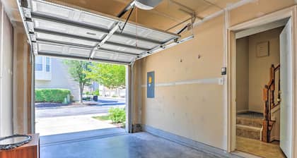 Elkridge Townhome ~ 15 Mi to Dtwn Baltimore!