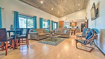 House (2 Bedrooms) | Interior