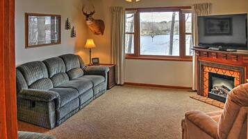 House (2 Bedrooms) | Interior