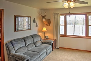 House (2 Bedrooms) | Interior