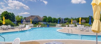 Pool & Bay Access: Serene Ocean View Oasis