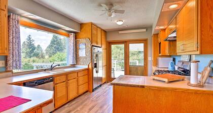 Walk to Downtown: Custer Retreat w/ Fire Pit!