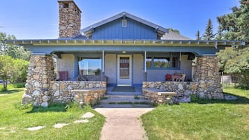 House (4 Bedrooms) | Front of property