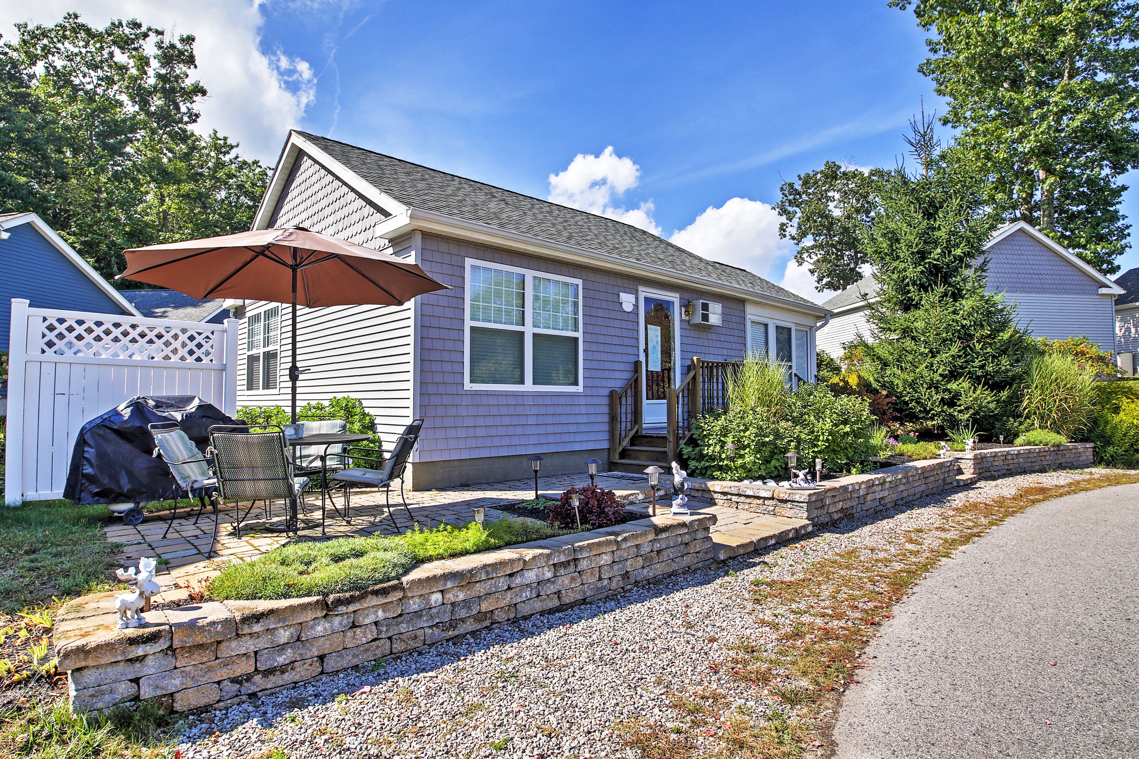 Cottage (2 Bedrooms) | Front of property