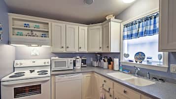 Cottage (2 Bedrooms) | Interior
