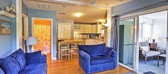 Wells Beach Cottage w/ Pool Access ~ 1 Mi to Coast