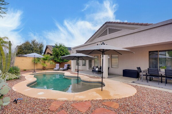 Pool, Fenced Yard: El Mirage 'Sunshine House' - Glendale, AZ