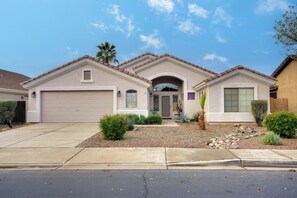 House (3 Bedrooms) | Interior - Pool, Fenced Yard: El Mirage 'sunshine House' (El Mirage)