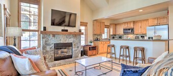 Ski-in/ski-out Donnelly Townhome w/ Hot Tub!
