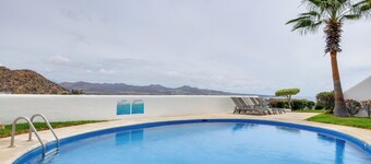 Chic Cabo Condo - Walk to Marina & Downtown!