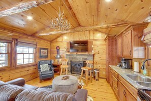 House (1 Bedroom) | Interior