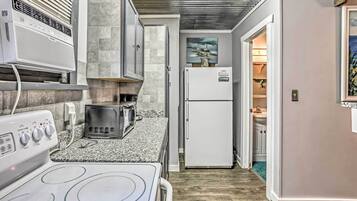 Apartment (0 Bedroom) | Interior