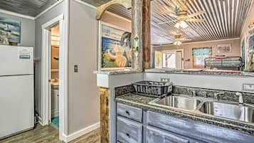 Apartment (0 Bedroom) | Interior