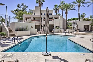 Apartment (2 Bedrooms) | Interior - Golf Course Views, Hot Tub Access: Phoenix Home! (Phoenix)
