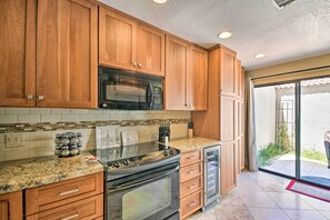 Apartment (2 Bedrooms) | Interior - Golf Course Views, Hot Tub Access: Phoenix Home! (Phoenix)