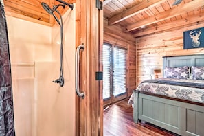 House (3 Bedrooms) | Interior - 'star Lite' Cabin: Hot Tub, Deck & Pool Table (Sevierville)