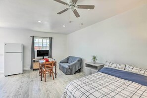 Apartment (0 Bedroom) | Interior