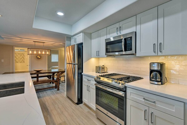 House (4 Bedrooms) | Interior