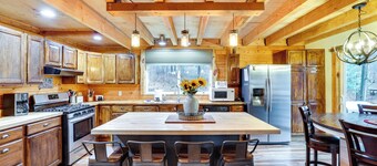 Peaceful Garden Valley Cabin w/ Private Deck!