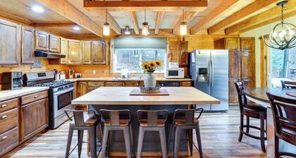 Peaceful Garden Valley Cabin w/ Private Deck!