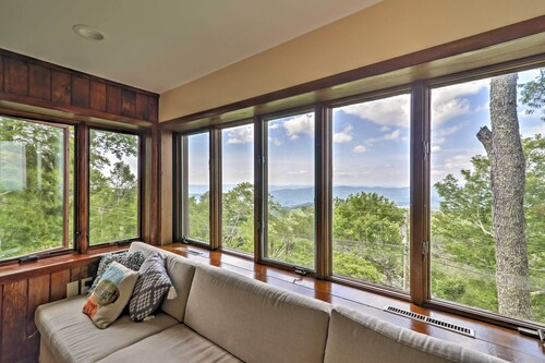 All-season Base w/ Views in Beech Mountain!