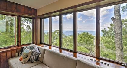 All-season Base w/ Views in Beech Mountain!