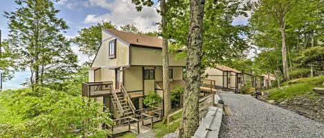 Apartment (3 Bedrooms) | Front of property