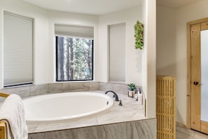House (4 Bedrooms) | Interior - Hot Tub: 'ponderosa Paradise' Overgaard Cabin (Overgaard)