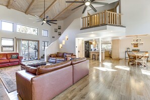 Interior - Near Hiking: 'ponderosa Paradise' Overgaard Cabin (Overgaard)