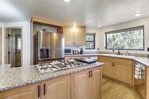 Interior - Near Hiking: 'ponderosa Paradise' Overgaard Cabin (Overgaard)