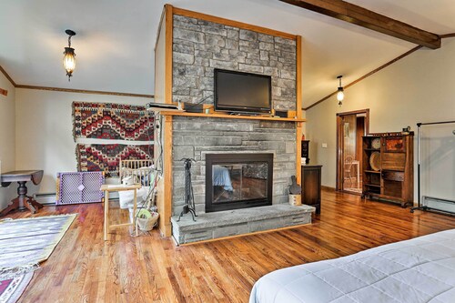 Wawayanda House on 62 Acres - Multiple Fireplaces!