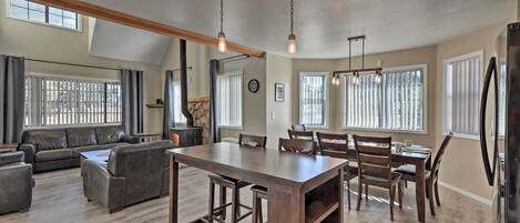 House (3 Bedrooms) | Interior